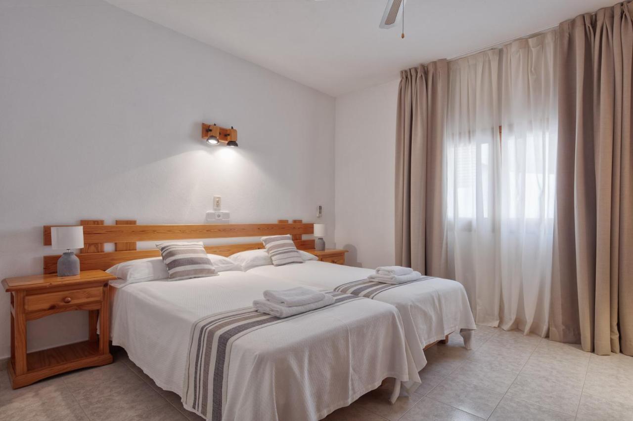 Alojamientos Turisticos Cardona - Apartamento 1 Hab. Standart Es Pujols Esterno foto