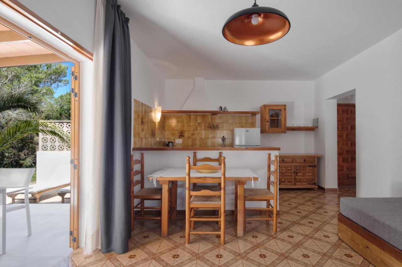 Alojamientos Turisticos Cardona - Apartamento 1 Hab. Standart Es Pujols Esterno foto